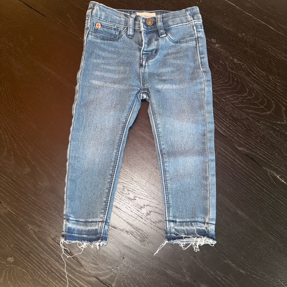 Hudson Jeans Light Blue Denim Slim Fit with Distressed Hem